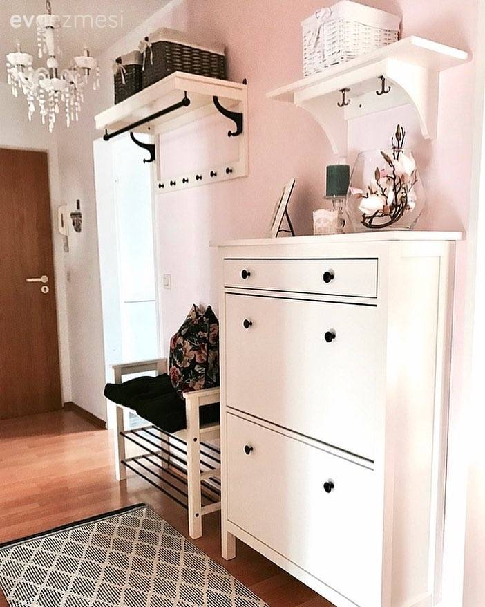 Bu Tatlı Evin Hem Bahçesinde Hem De İçinde Mevsim Hep Bahar