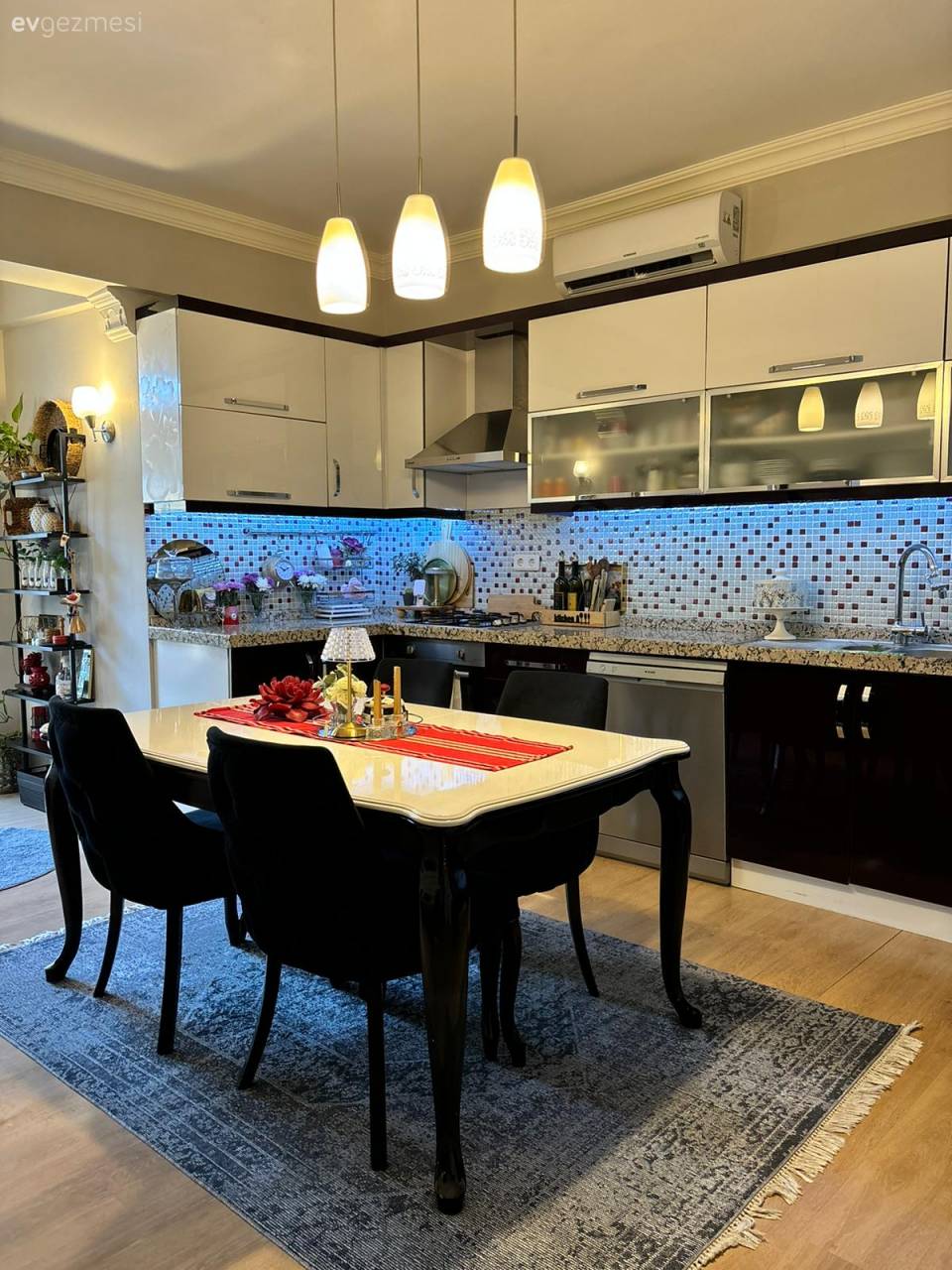 Apartmana Bağlı Bu Antalya Terasında Bali Esintileri Hakim