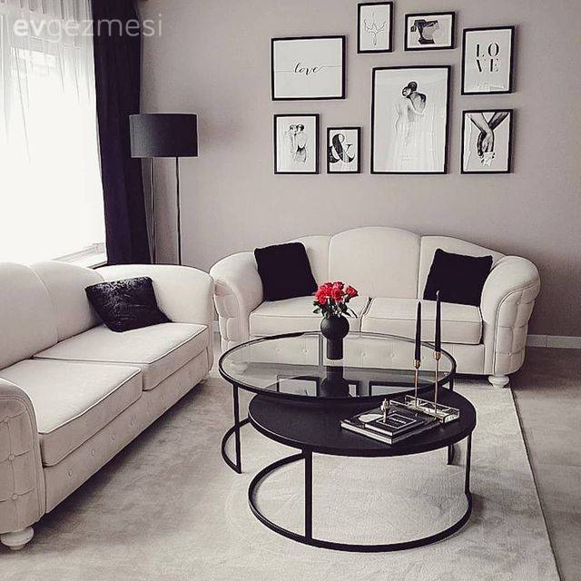 Bu Modern Evde Siyah ve Beyaz Kontrastı Her Köşeyi Sarmış!