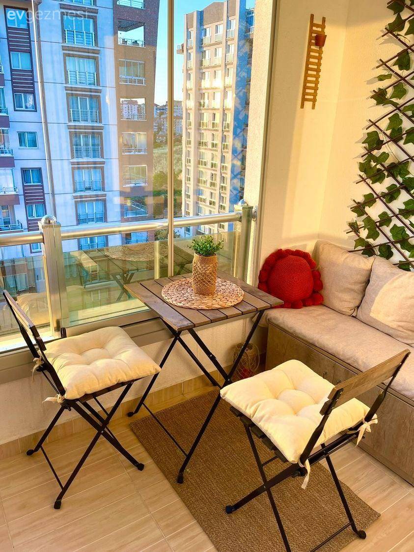 Bu Ankara Evindeki İki Balkon da Keyifli Zaman Geçirmek İçin İdeal!