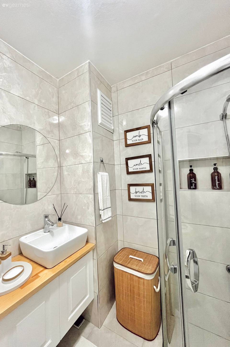 Beyaz ve Ahşap Birlikteliği Bu Evin Temel Kriteri