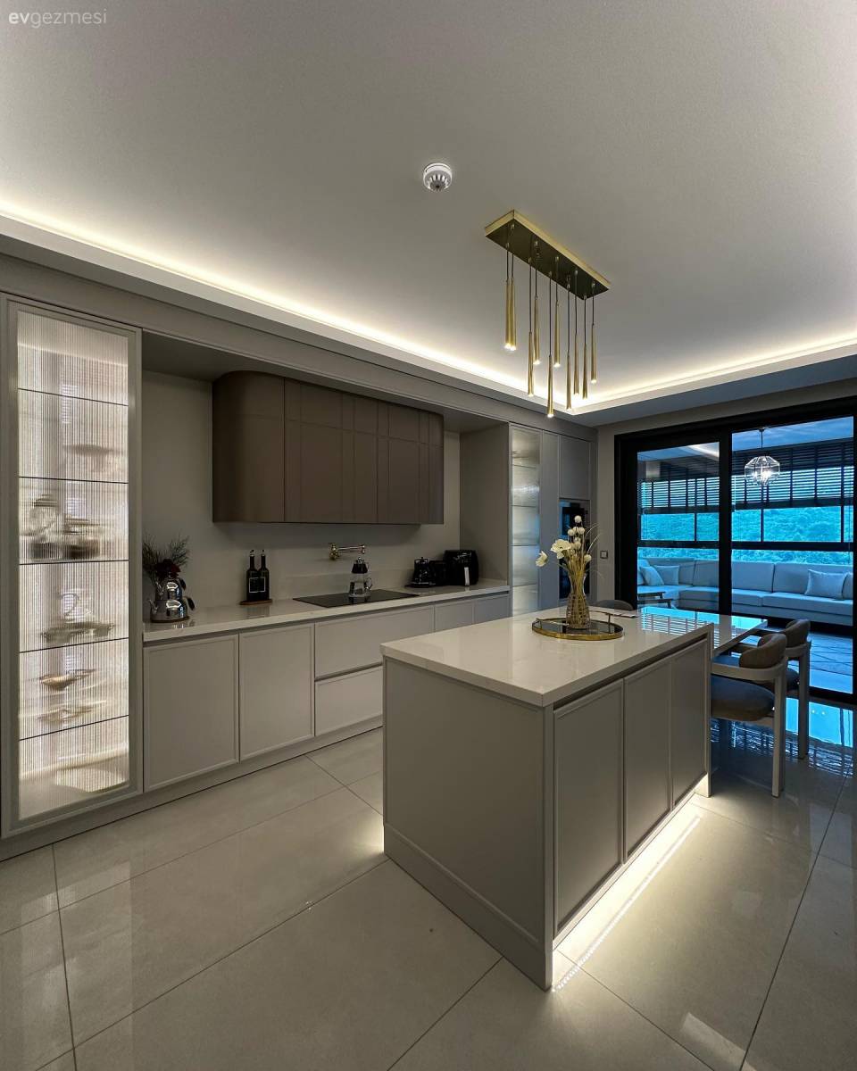 Trabzon'daki Bu Ev Modern Şıklığı Kalite Eşliğinde Sunmuş!