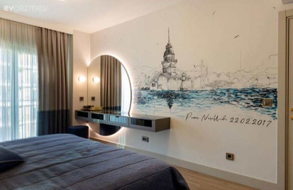 Bu İstanbul Evinde Aynalar ve Aydınlatmalar Ayrı Bir Önem Taşımış