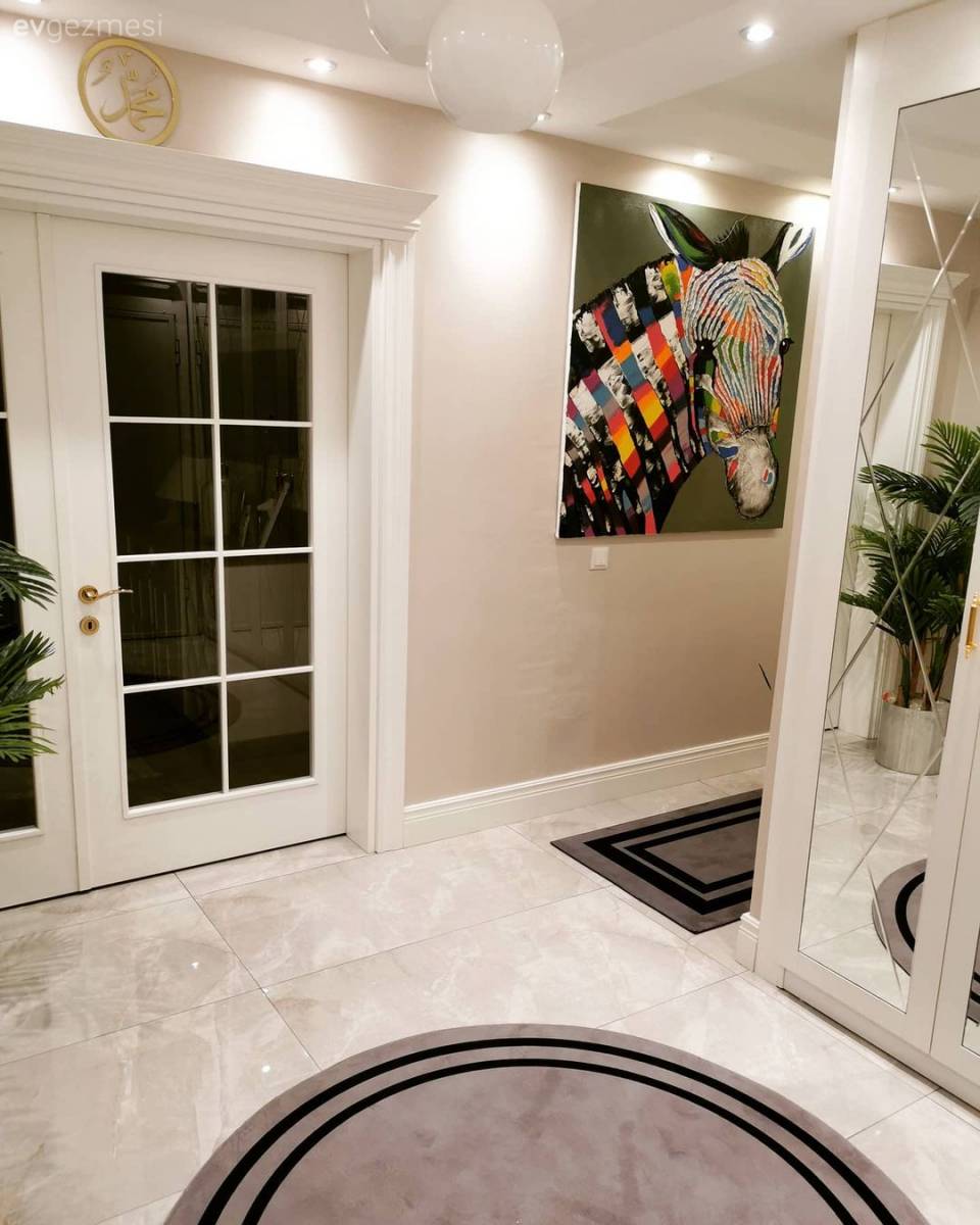 Açık Renkleri Seven Bu Ev Modern Tasarımları da Unutmamış!