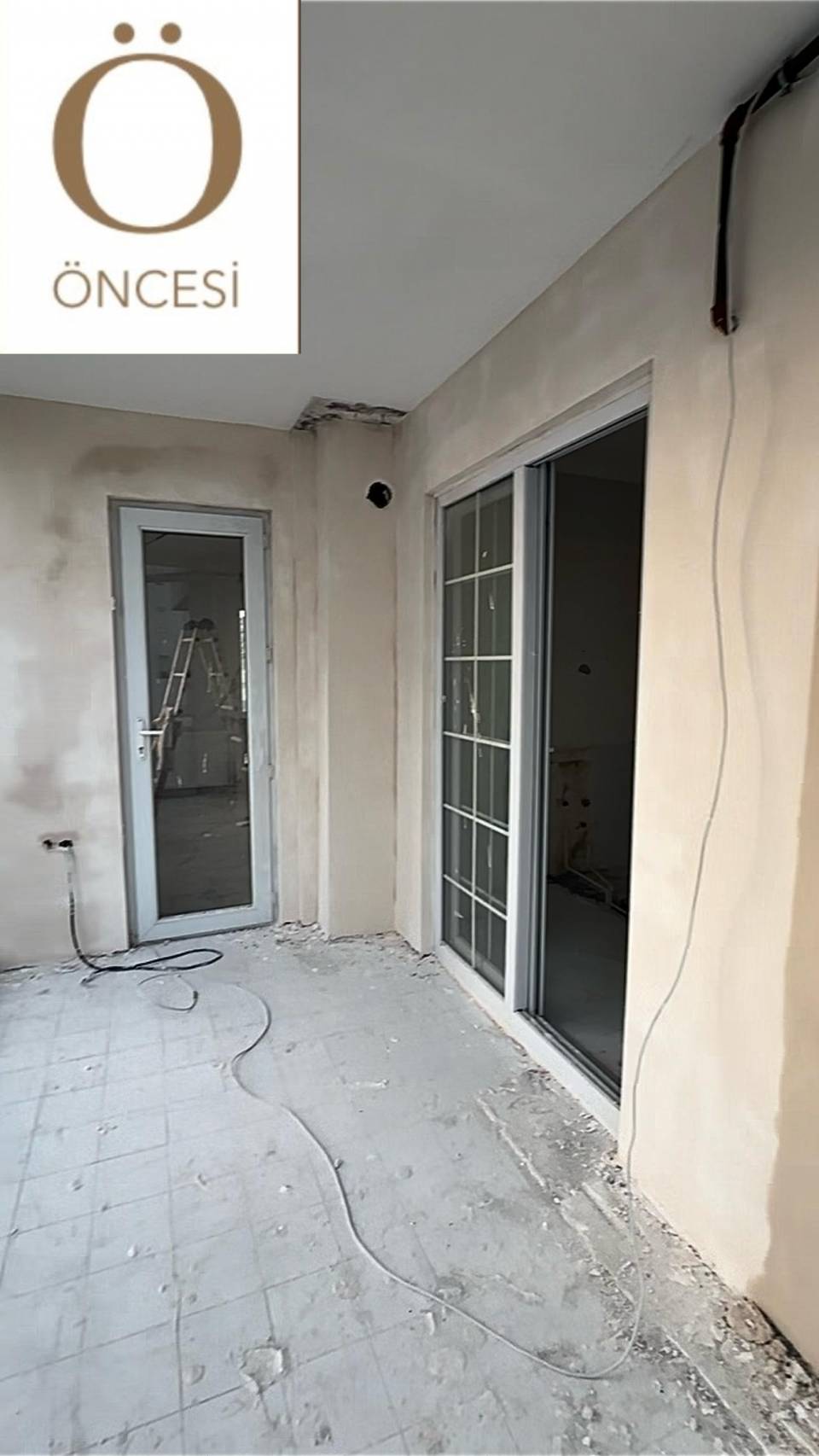 Bu Antalya Balkonu Çok Amaçlı Dolabıyla Dikkat Çekiyor