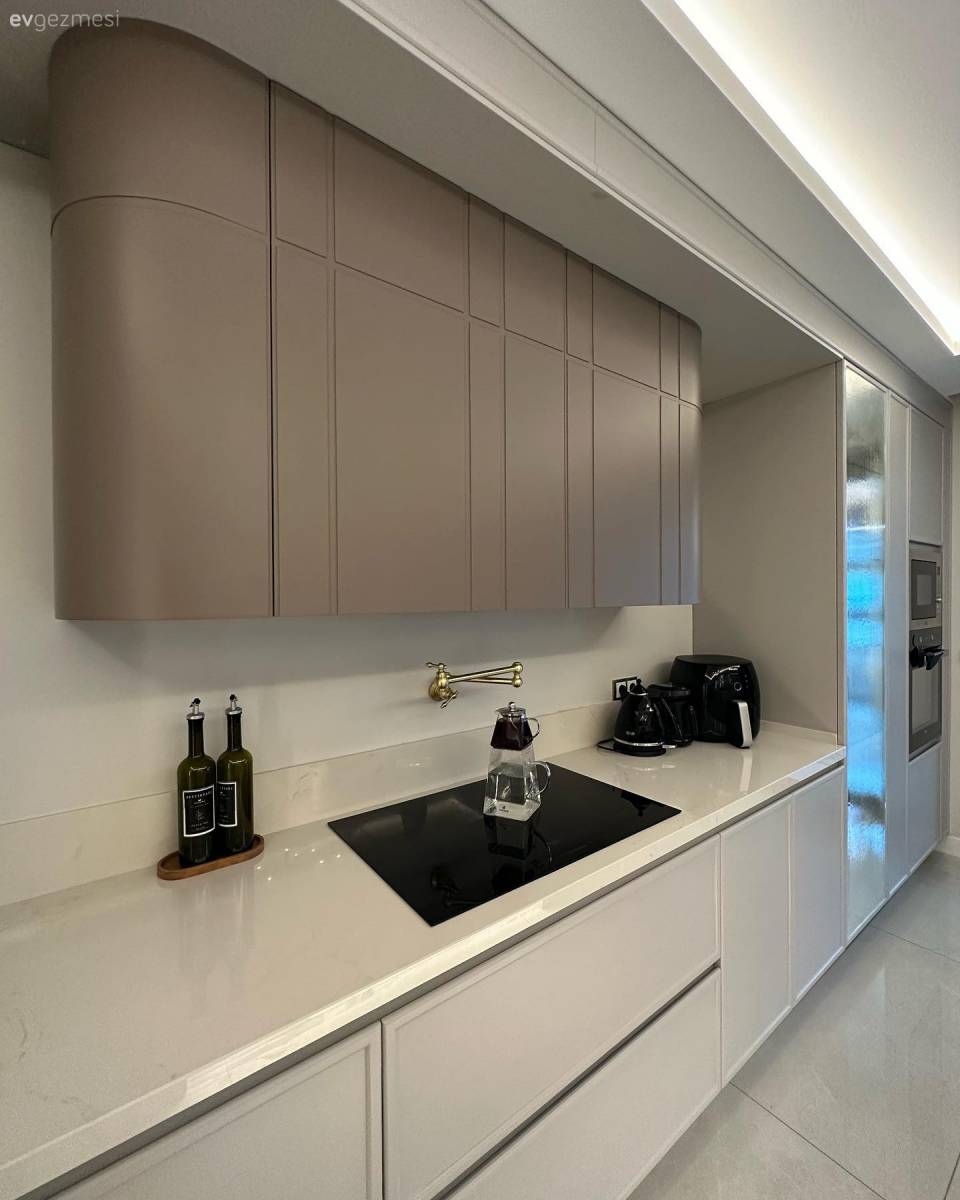 Trabzon'daki Bu Ev Modern Şıklığı Kalite Eşliğinde Sunmuş!