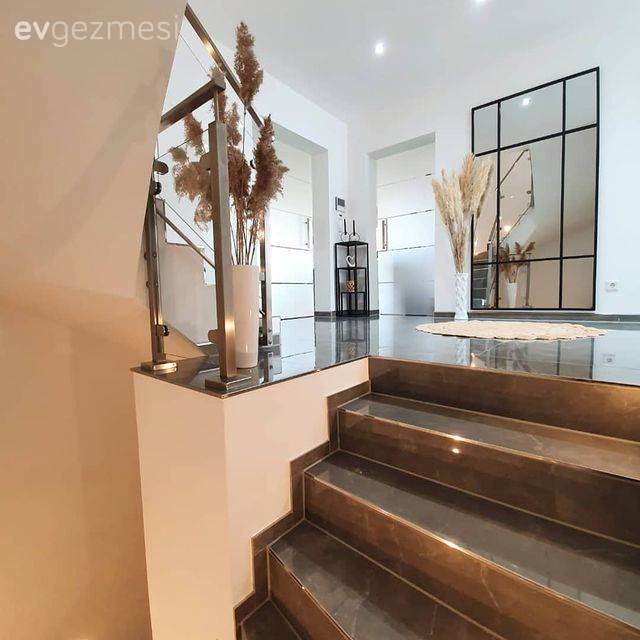 Bu Modern Evde Kullanılan Her Materyal İyi Şekilde Düşünülmüş!