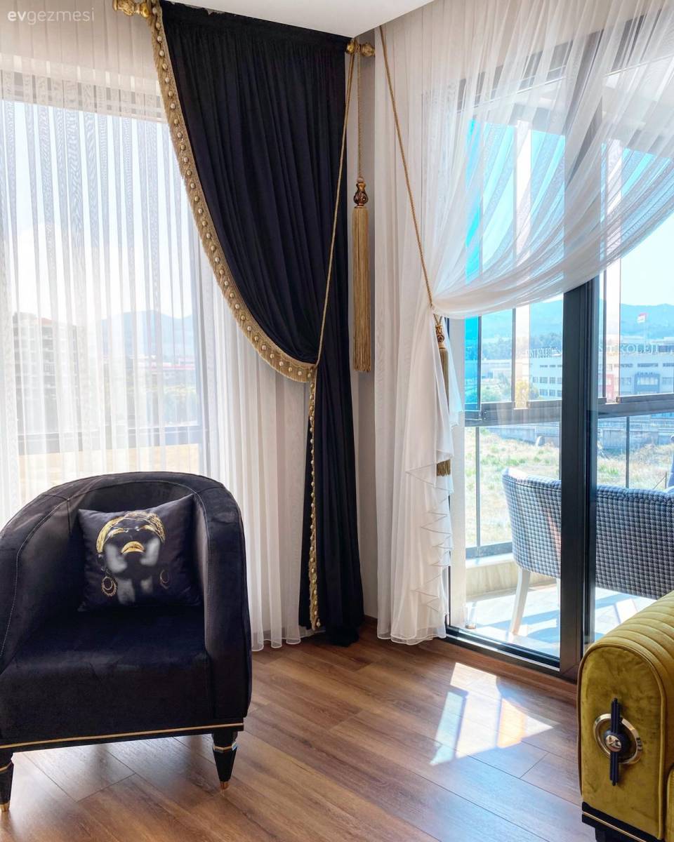 Ev Gezmesi: Uyum Formülünü Zıtlıklarla Oluşturan Bir İzmir Evi