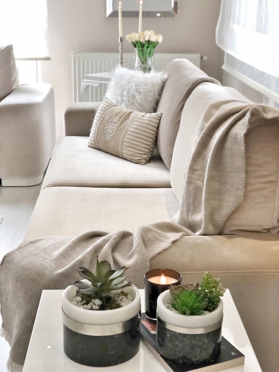 Ev Gezmesi: Nötr Renklerin Ferahlığına Sıcaklığı Da İliştiren Bir Dekor