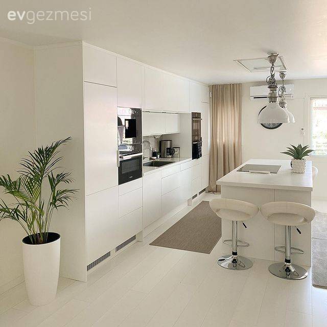 Beyazın Hakimiyet Kurduğu Bu Evde Her Köşe Çok Ferah