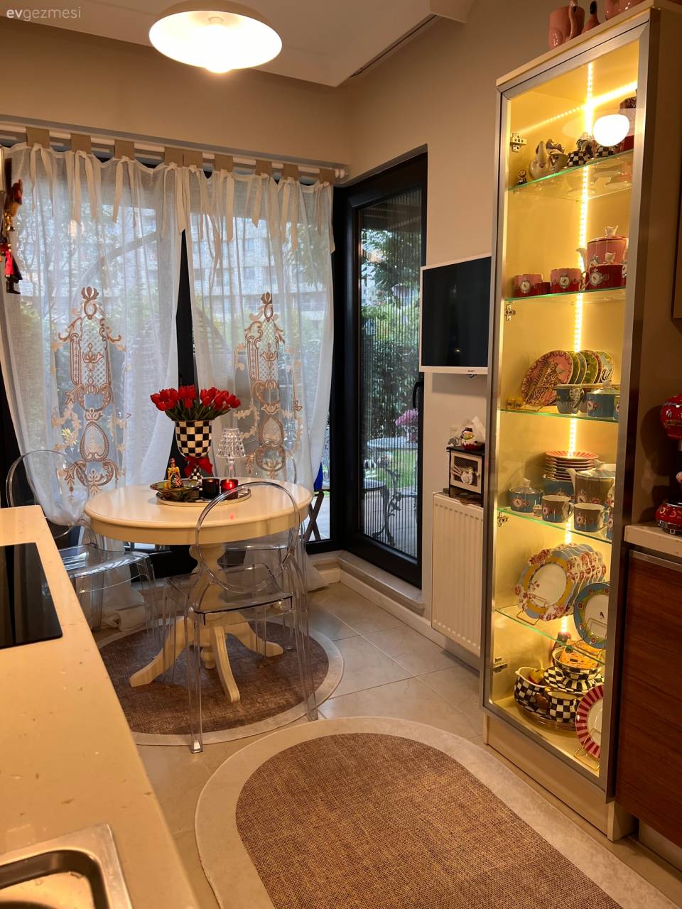 Bu Sofistike Evde Klasik Stil Referans Alınmış!