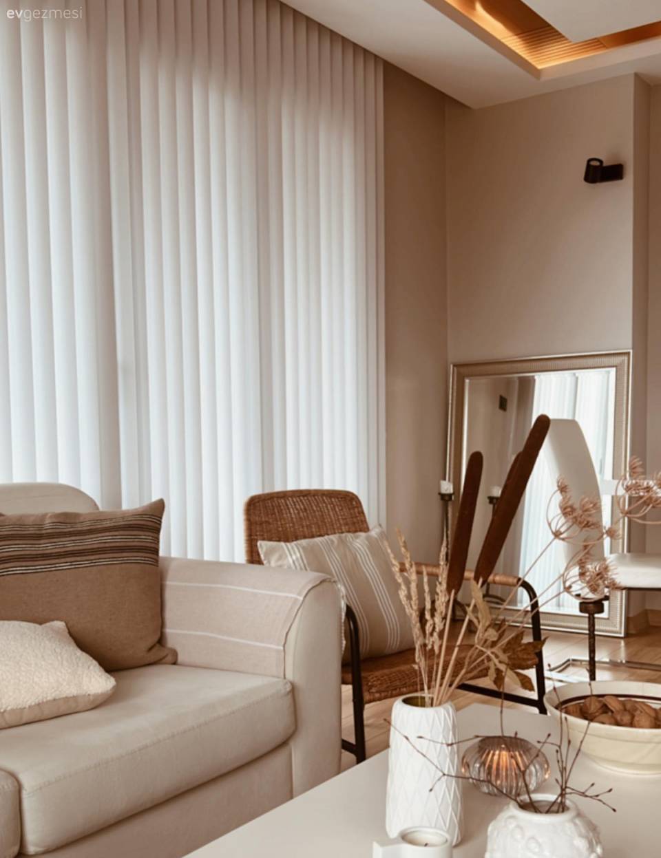 Bu İstanbul Evinde Her Odada Beyaza Eşlik Eden Farklı Ton Var!