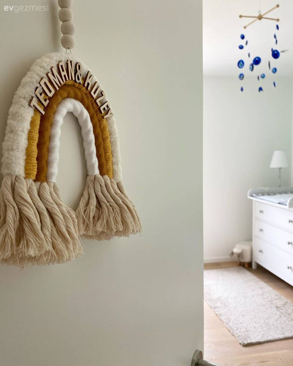 Bu Minimalist Evde Ortama Sıcaklık Katan Detaylar da Unutulmamış!