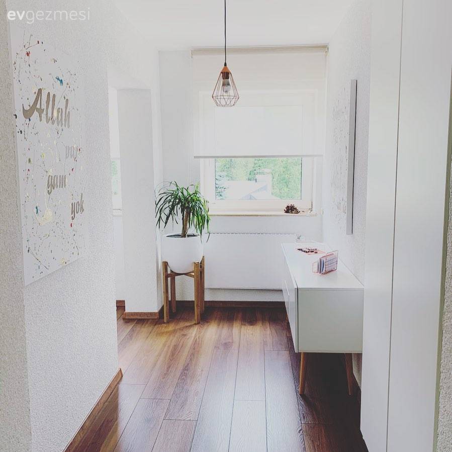 Ev Gezmesi: Işıltıya Yer Vermeden Dikkat Çeken Bir Dekor