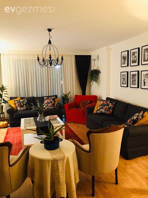 Bu Renkli Evde Eski Parçalara Her Zaman Yer Var!