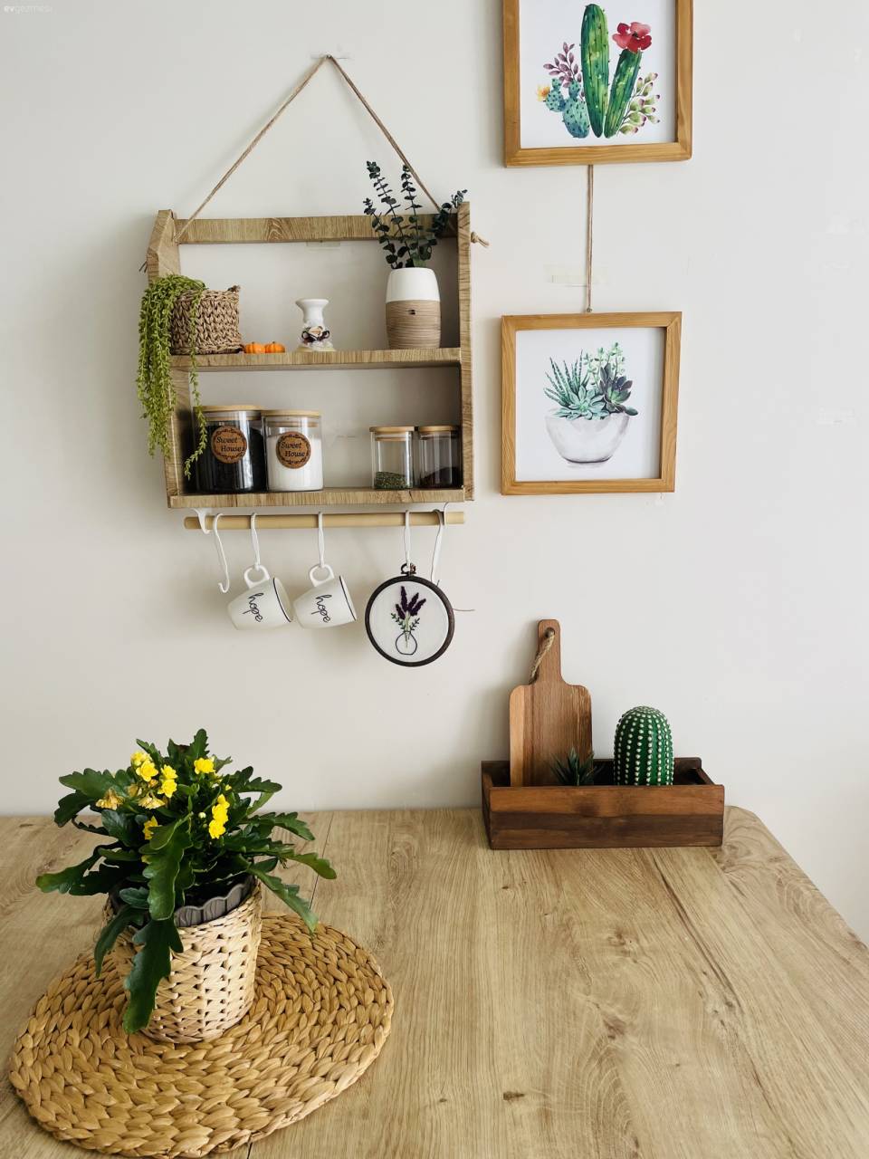 Bu Konya Evinde Balkondan Salona Her Yer Pek Neşeli!