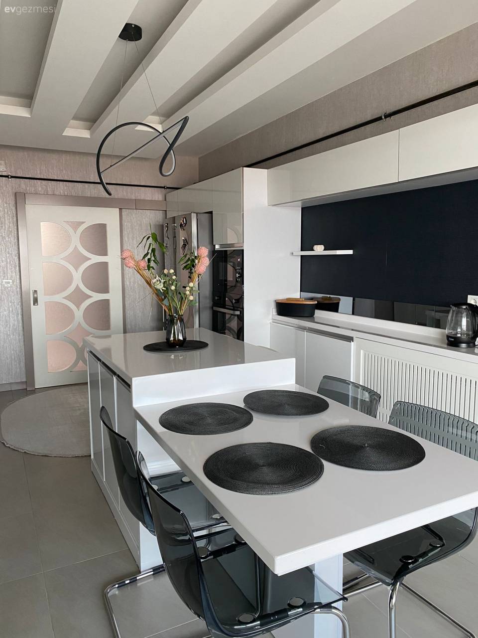 Bu Ankara Evinde Klasik Stil Modern Detaylarla Karıştırılmış!