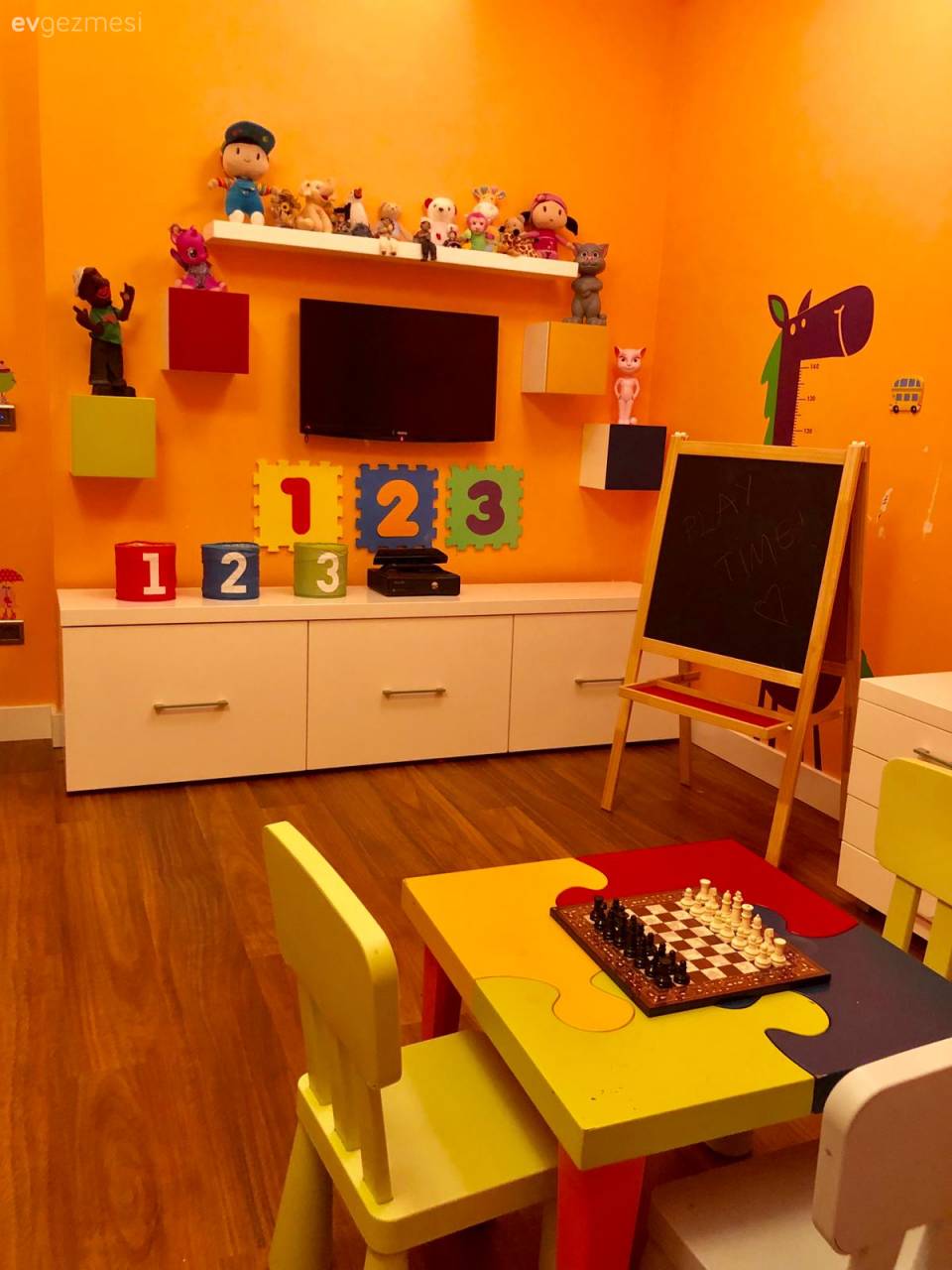 Klasik Şıklığın Asil Tasarımlarla Buluştuğu Dubleks Bir Daire-I