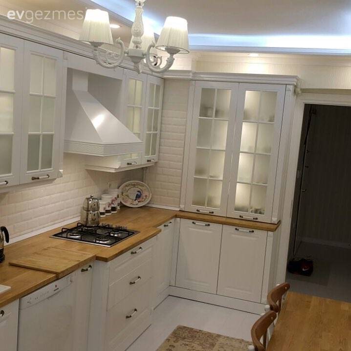 Ruhu İnce, Enerjisi Bomba: Hatırşinas Bir İzmir Evi