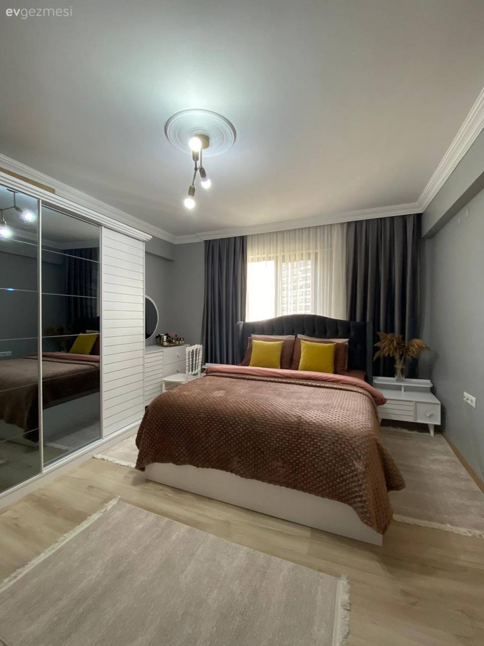 Bu Zonguldak Evinde Canlı Renklerin Kapladığı Alan Az Ama Etkisi Çok!