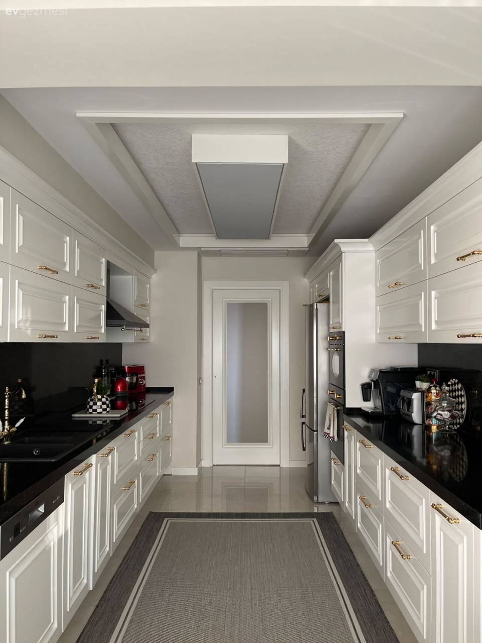 Bu İzmir Evinde Ev Sahibinin Zevkli Seçimleri Kendini Belli Etmiş