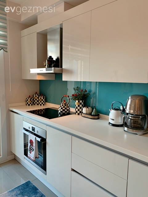 Beyaz ve Mint Yeşilini Buluşturan Bu Mutfak Çok  Zarif