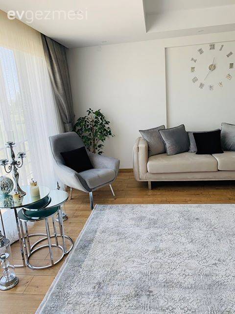 Ev Gezmesi: Sadeliği İçine Çok Sindirmiş Bir Salon