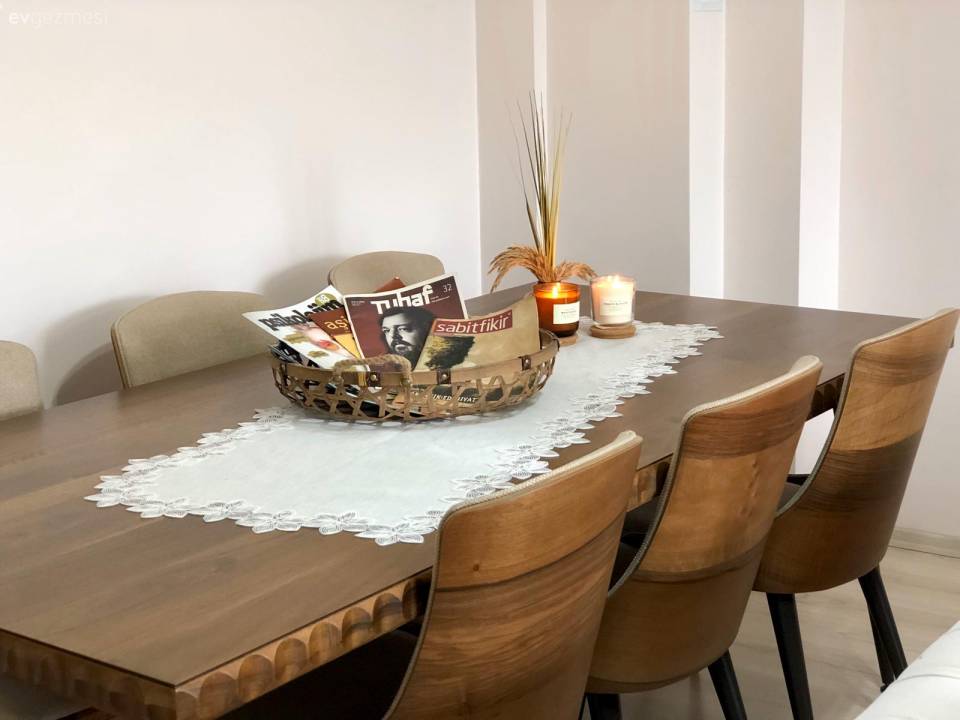 Bu Tokat Evinde Koltukların Zarif Tasarımı Cazibeyi Arttırmış!