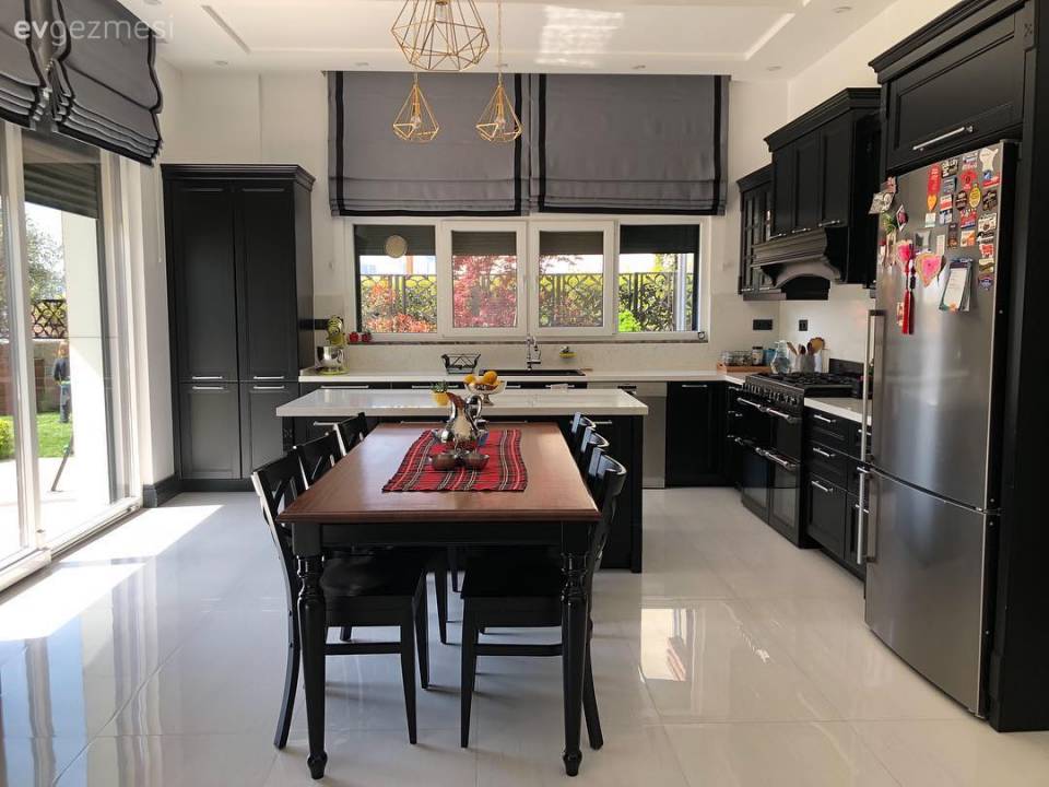 Bu Sofistike Evin Her Detayı Özgün Parçalarla Dolu