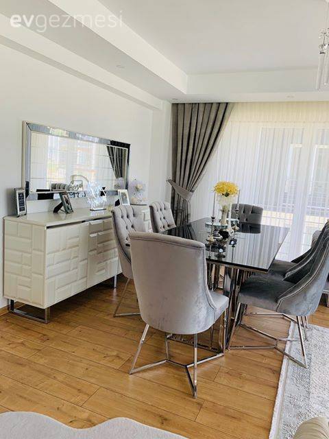 Ev Gezmesi: Sadeliği İçine Çok Sindirmiş Bir Salon