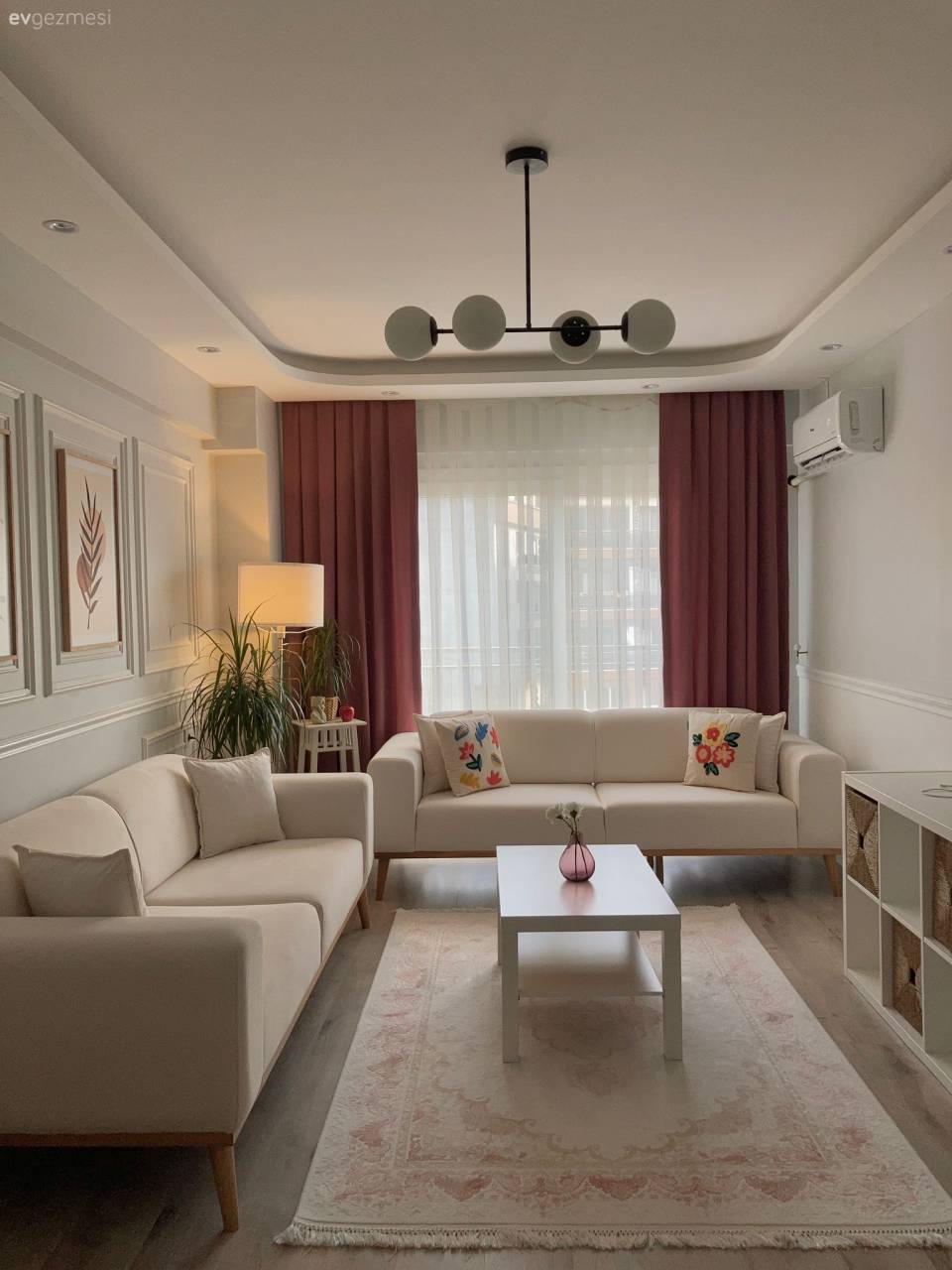 Bu Keyifli Salonda Yeni Alınan Parçalar Hem Şık Hem Konforlu!