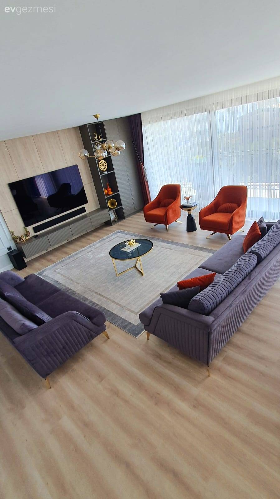 Bu Antalya Evinde Modern Stil Canlı Vurgularla Albeni Kazanmış