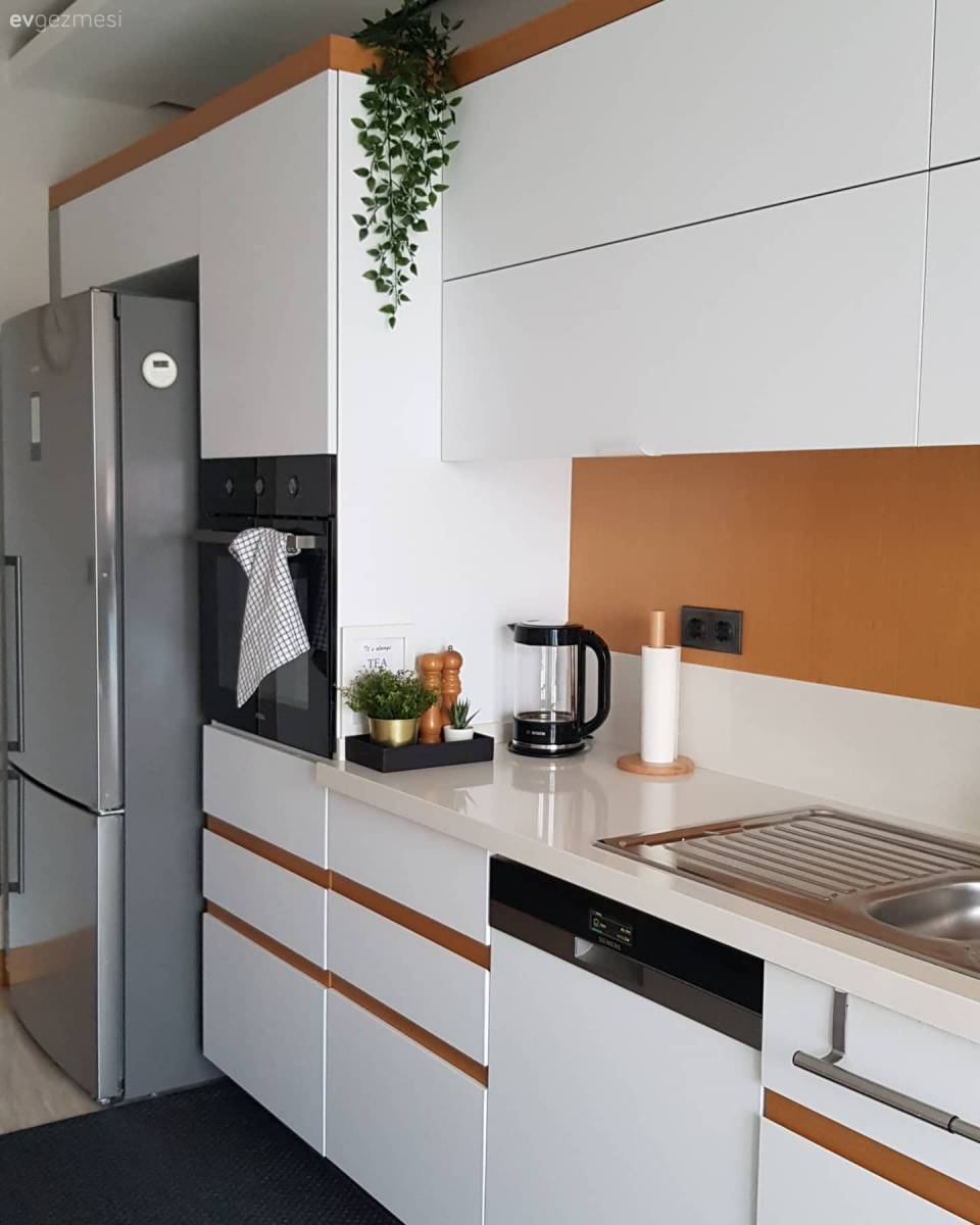 Bu İstanbul Evinde Her Odada Beyaza Eşlik Eden Farklı Ton Var!