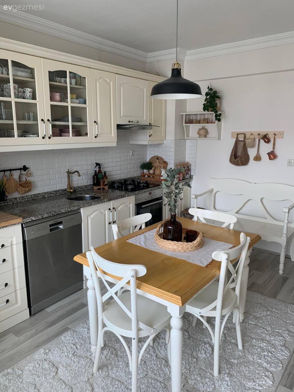 Bu Artvin Evinde Zarafet, Uyum ve Sıcaklık Aynı Tencerede Pişiyor