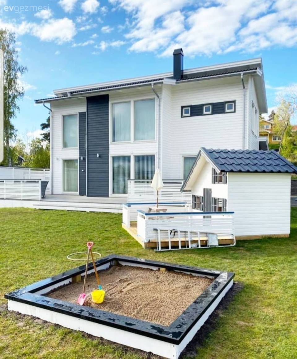 Bostanından Oyun Evine Kadar Her Şeyi Düşünülmüş Bir Villa