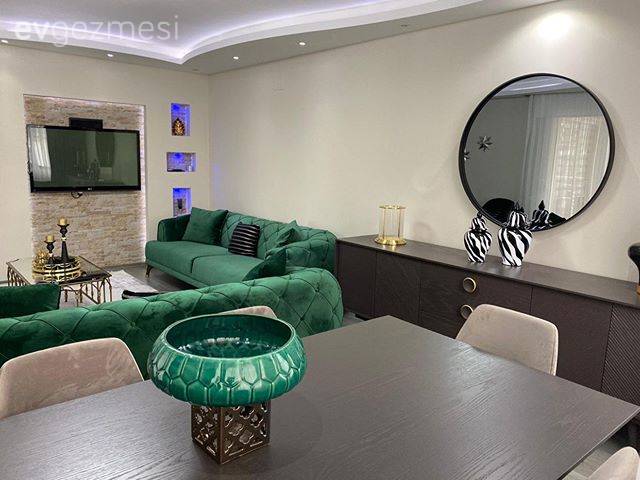 Bu Adana Evi İddialı Renklerle Dikkati Üstüne Çekiyor