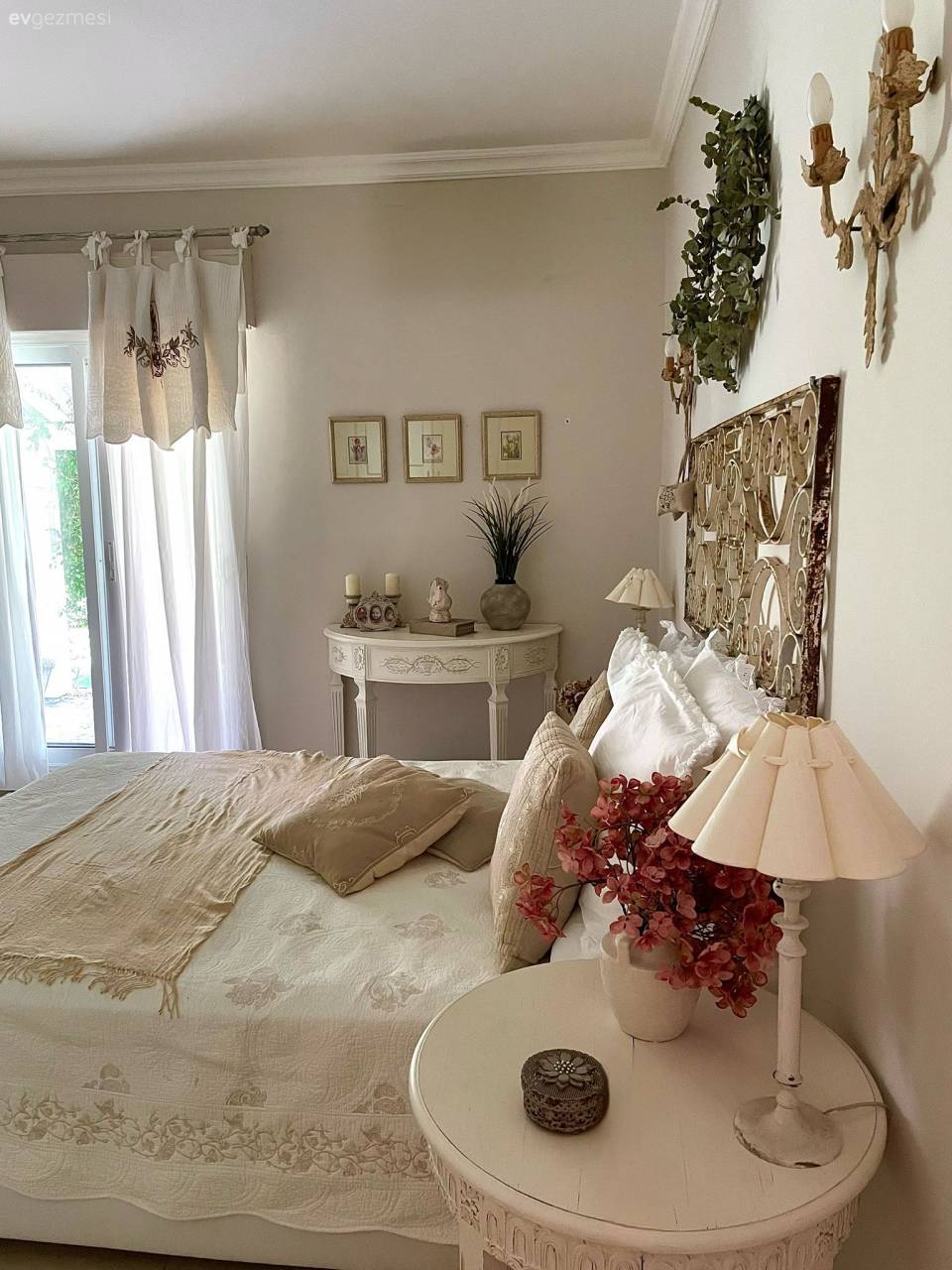 Bu Çeşme Yazlığında Zarafet ve Keyif Seviyesi Eş Değer Şekilde