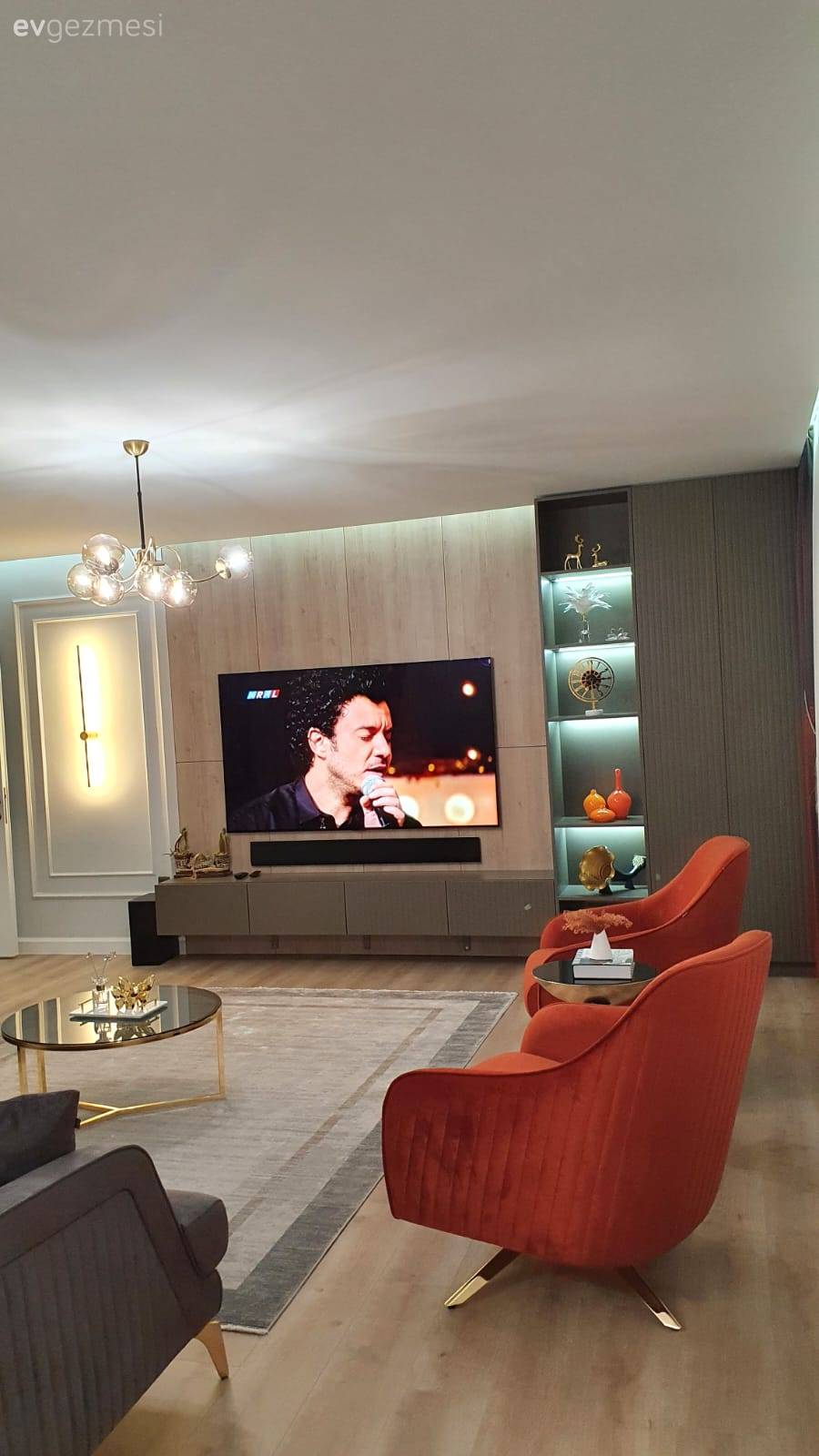 Bu Antalya Evinde Modern Stil Canlı Vurgularla Albeni Kazanmış