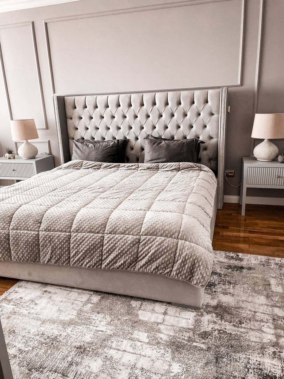 Bu Uyumlu Evde Duvarların Boş Durmasına Göz Yumulmamış