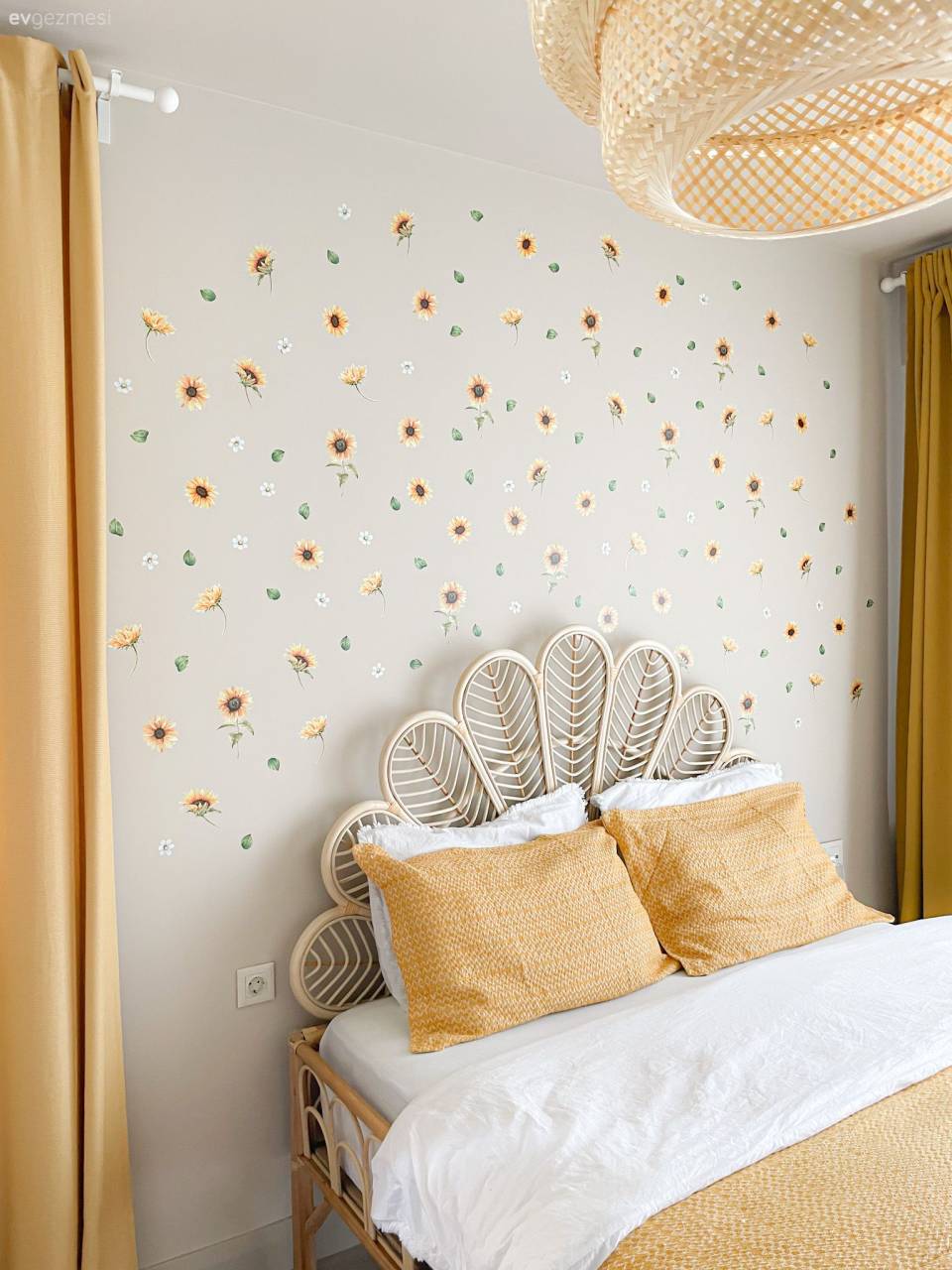 Bu İstanbul Evinde Tavanlar Kadar Enerji Seviyesi  De Çok Yüksek