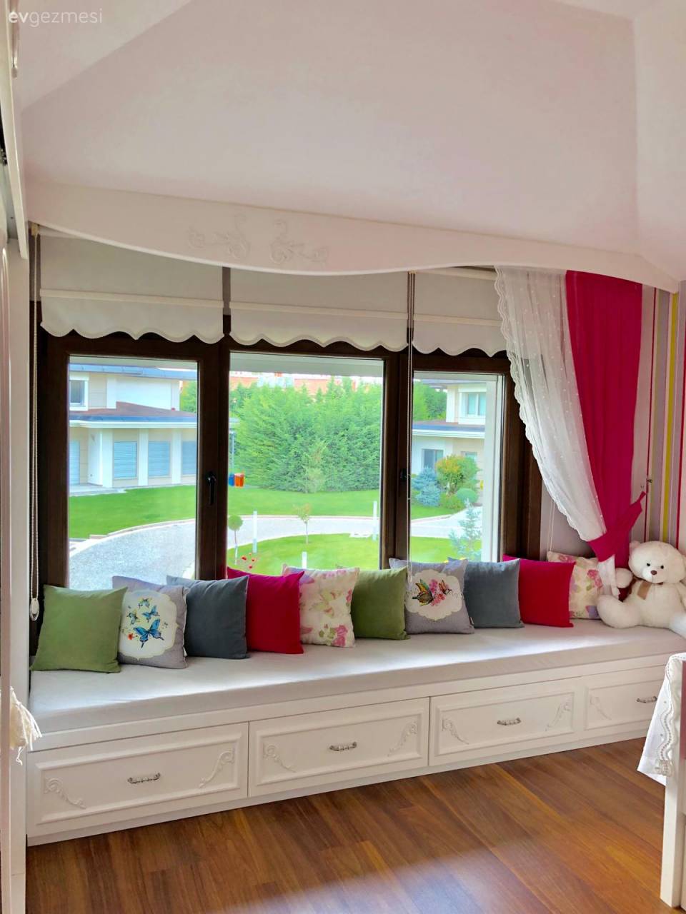 Klasik Şıklığın Asil Tasarımlarla Buluştuğu Dubleks Bir Daire-II