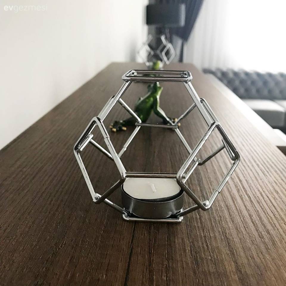 Bu İstanbul Evinde Modern Stile Yeşilin İddialı Tonu Eşlik Etmiş!