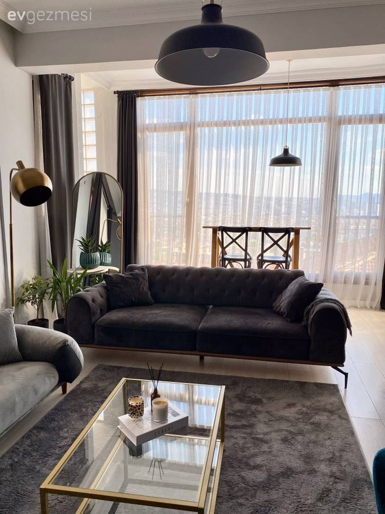 Bu İzmir Evinde Salon, Mutfak ve Çalışma Odası Aynı Alanın İçinde!