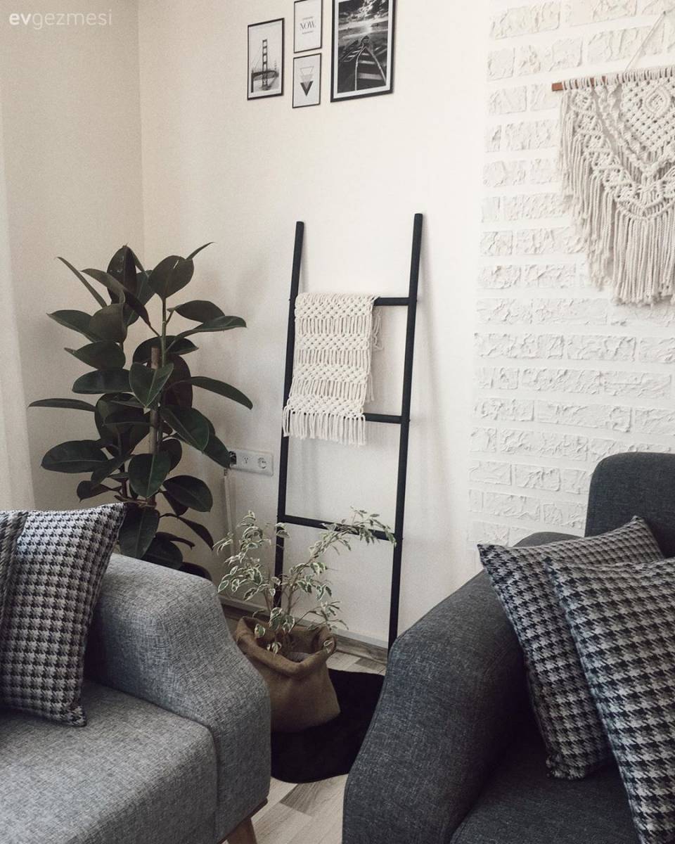 İki Katlı Bu Evin Bir Tarafı Rustik Diğer Tarafı Modern!