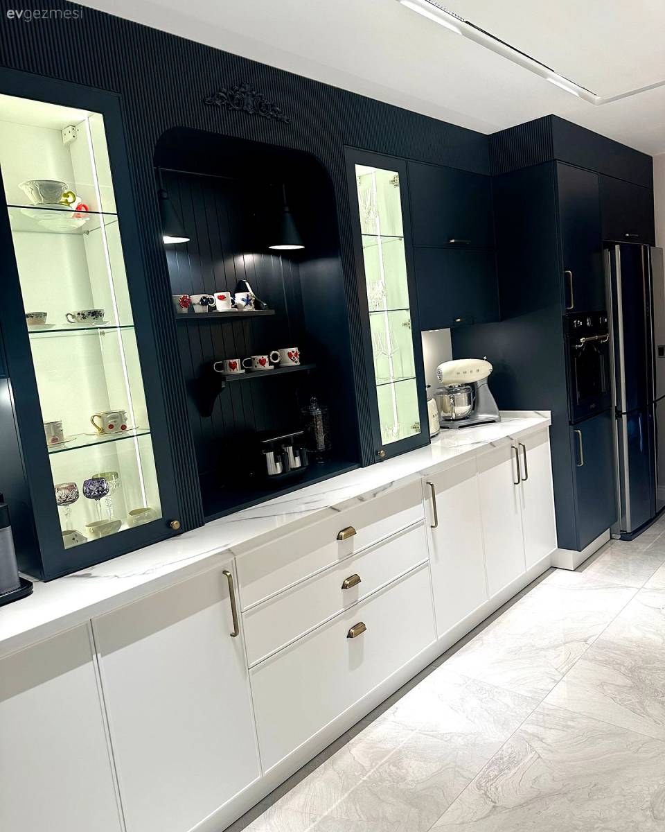 U-Tipi Bu Mutfağın Bir Yanı Hazırlık Diğer Yanı Kahve Köşesi!