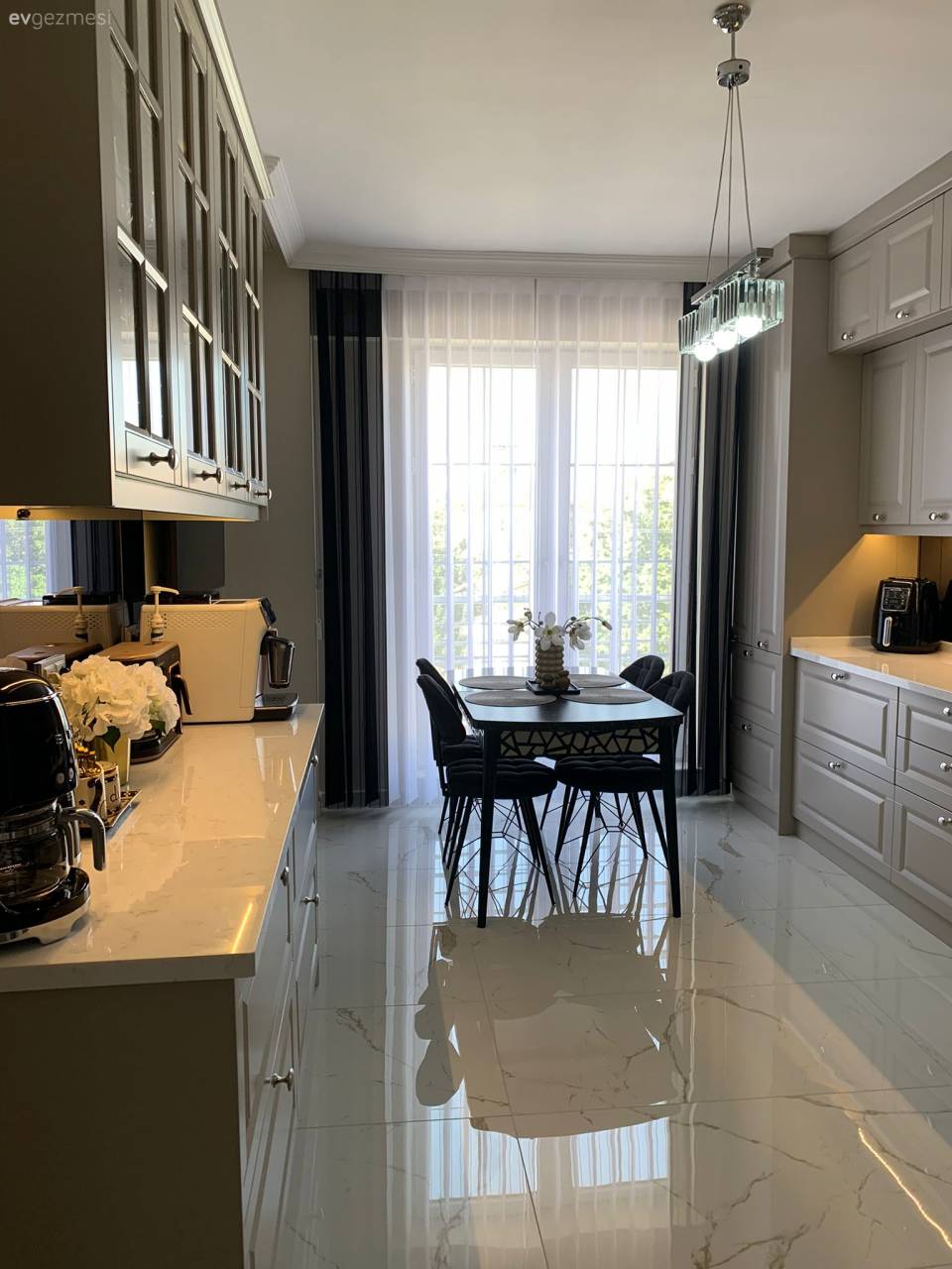 Ürgüp'teki Bu Evin Mutfağında Dolapların Önemi Büyük!