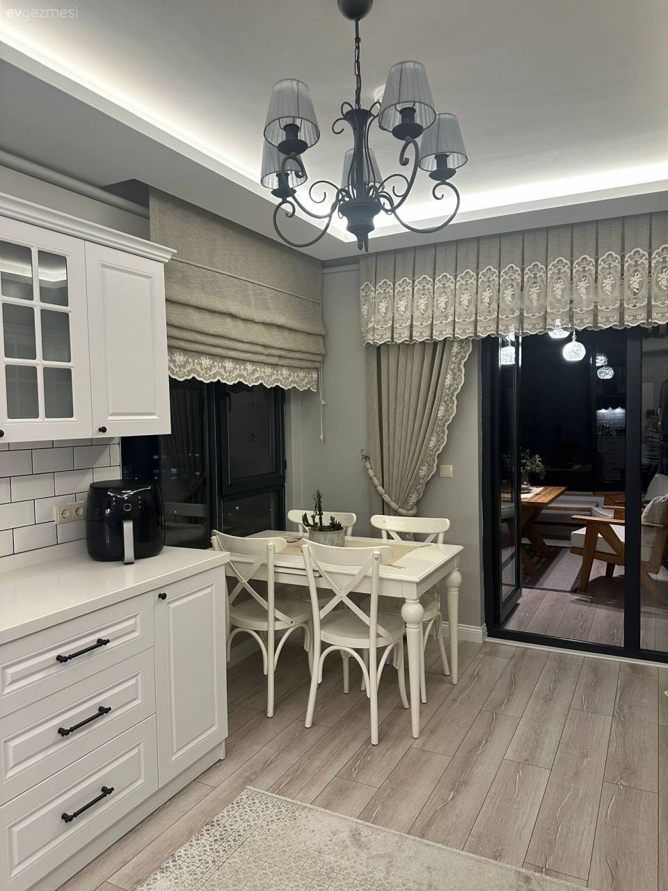 Bu Trabzon Evinde Hem Moderne Yer Var Hem Country Stile