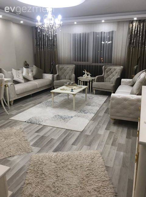 Bir Yanına Ferahlığı Diğer Yanına Da Işıltıyı Alan Şık Bir Dekor!