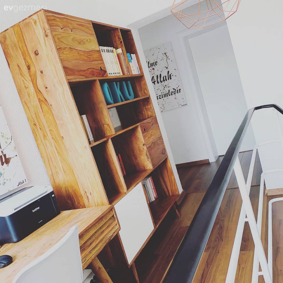 Ev Gezmesi: Işıltıya Yer Vermeden Dikkat Çeken Bir Dekor