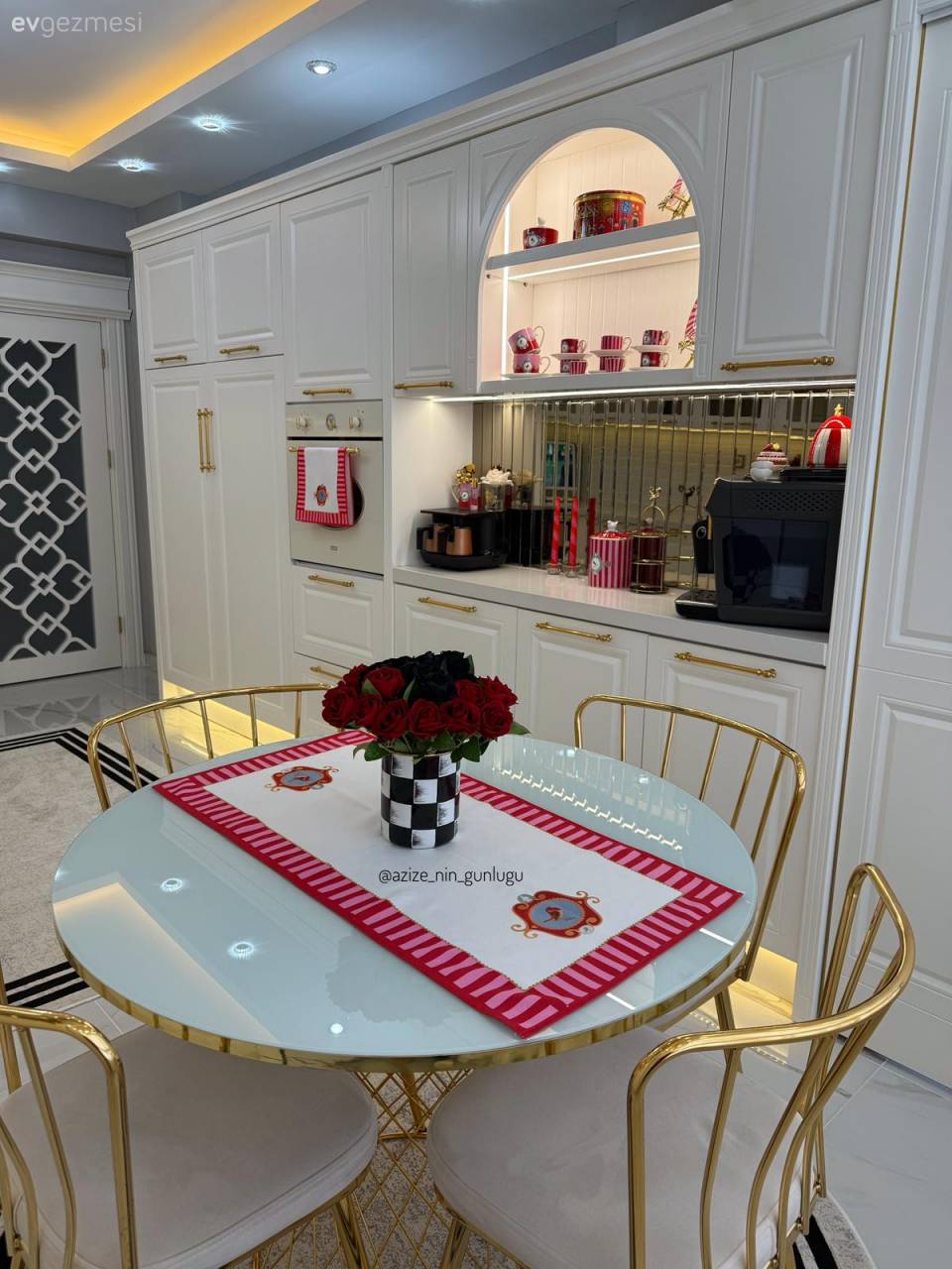 Sitemizde Yayınlanan Evlerden  40+ Mutfak Masası Örneği
